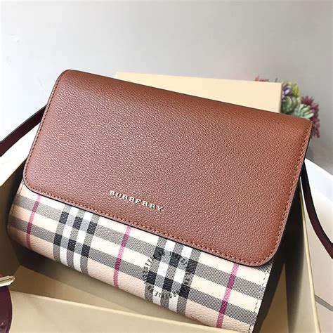 Túi xách Burberry Nữ chính hãng cao cấp GIÁ TỐT